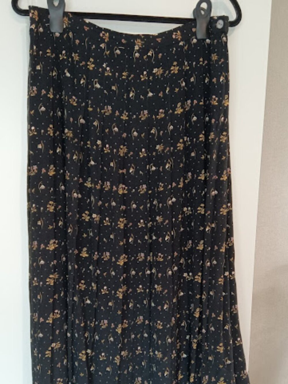 Susan Bristol Women's SZ 16 Maxi Skirt Vintage Black Floral Pleated Button Zip